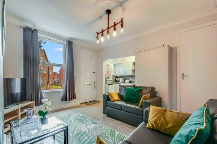 4 Bedroom House To Rent In Hessle Street, Leeds, LS6