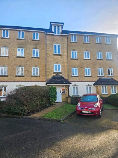 2 Bedroom Flat To Rent In Bunce Drive, Caterham, Surrey, CR3