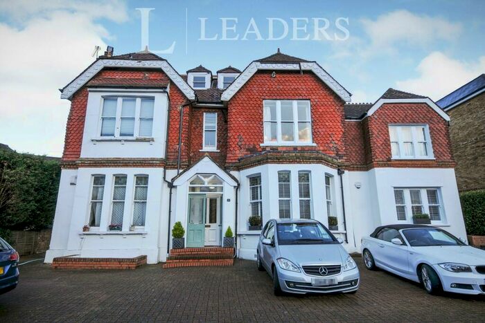 2 Bedroom Flat To Rent In Park Hill Road, Shortlands, Bromley, BR2