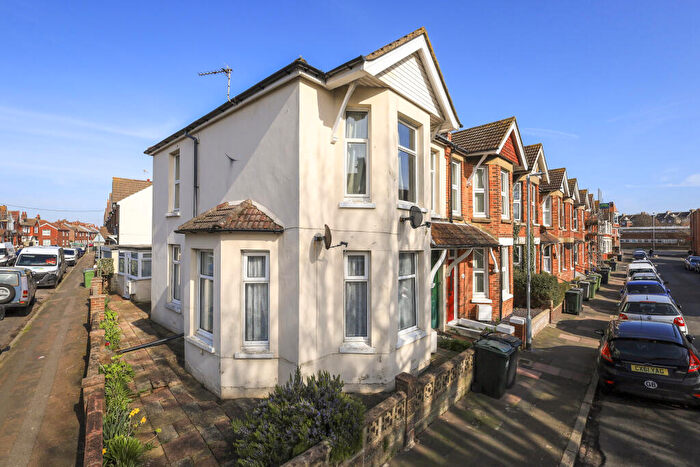 1 Bedroom Flat To Rent In Belmore Road, BN22