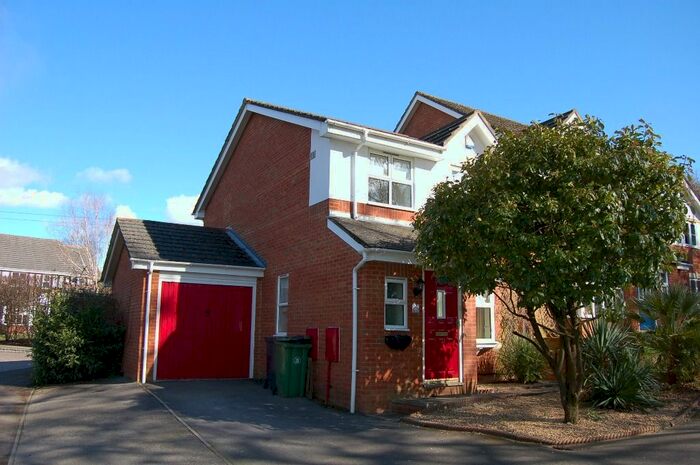 3 Bedroom Detached House To Rent In Heathside Park, Camberley, GU15