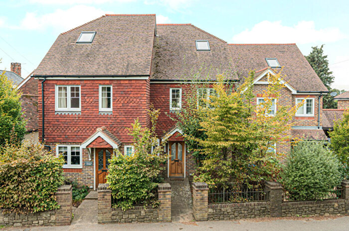 3 Bedroom Semi-Detached House For Sale In Petworth Road, Witley, Godalming, Surrey, GU8