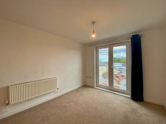 2 Bedroom Flat To Rent In Moorhead Close, Cardiff, CF24