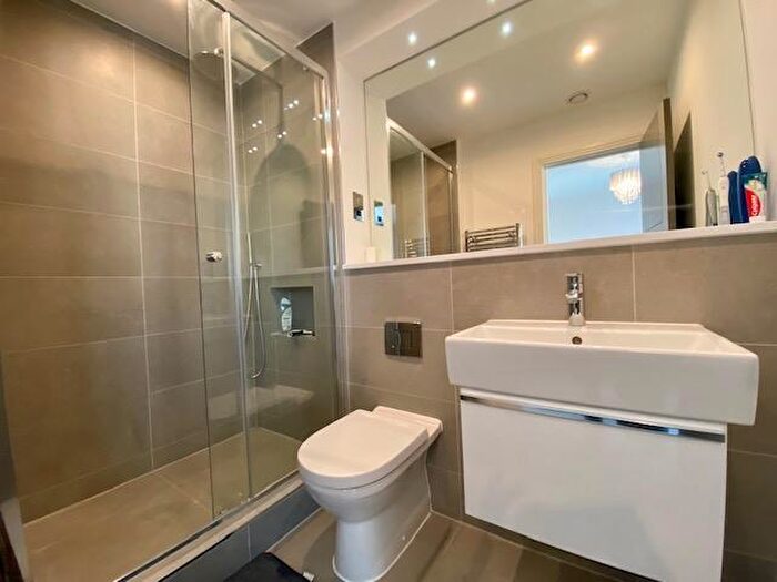 2 Bedroom Apartment To Rent In Bridge Avenue, Maidenhead, SL6