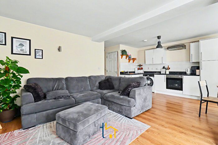 2 Bedroom Flat To Rent In Junction Road, Wigston, LE18