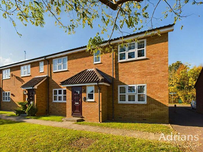 1 Bedroom Flat For Sale In Fulcher Avenue, Chelmer Village, Chelmsford, CM2