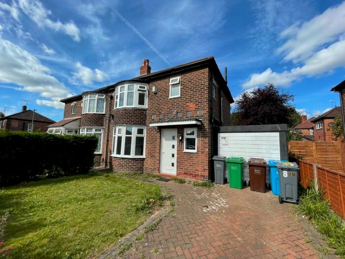 3 Bedroom Semi-Detached House To Rent In Kingsway, East Didsbury, M20