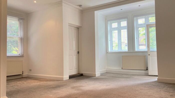 Studio To Rent In Barry Road, East Dulwich, London, SE22