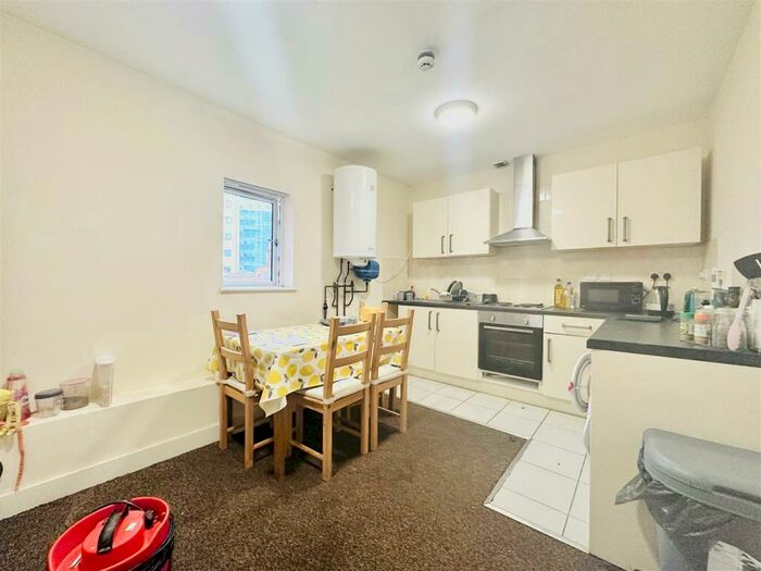 3 Bedroom Apartment To Rent In Hockley Buildings, Nottingham, NG1