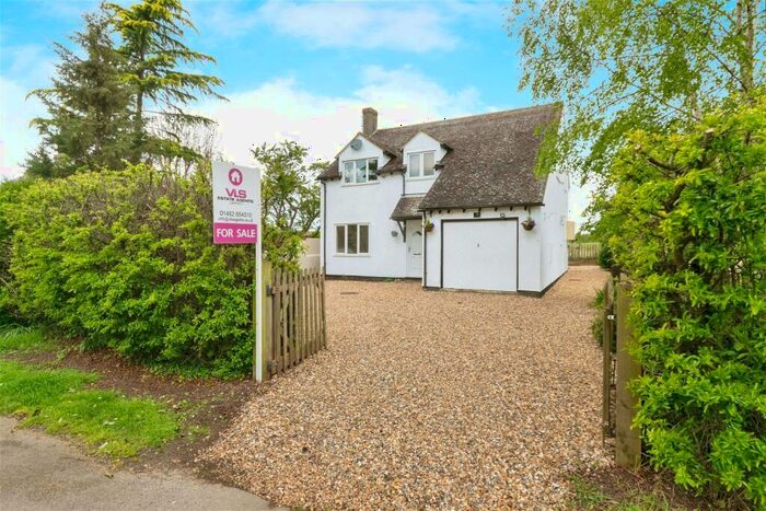 4 Bedroom Detached House For Sale In Southill Road, Broom, Biggleswade, SG18