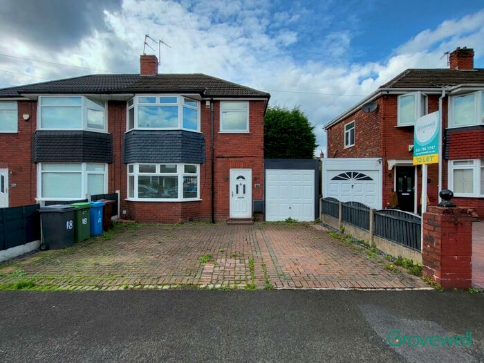 3 Bedroom Semi-Detached House To Rent In Ashton Crescent, Chadderton, Oldham, OL9