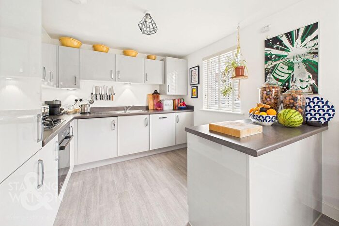 3 Bedroom End Terrace House For Sale In Peacock Way, Attleborough, NR17