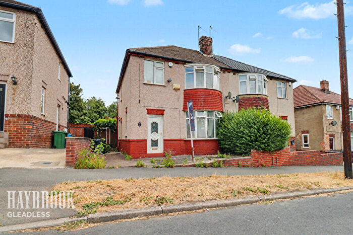 3 Bedroom Semi-Detached House For Sale In Hollybank Avenue, Sheffield, S12