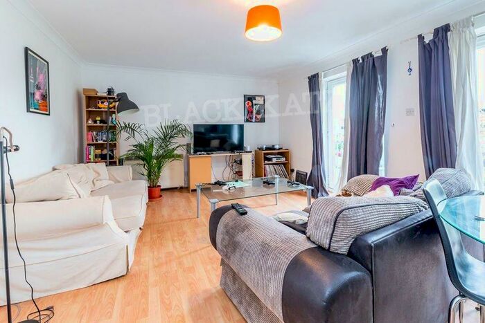 2 Bedroom Flat To Rent In Fuller Close, E2