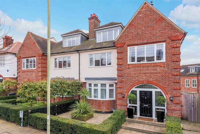 7 Bedroom House To Rent In Ravenscroft Avenue, Golders Green, NW11