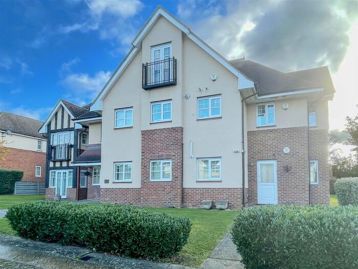 2 Bedroom Flat To Rent In Hampton Court, Uxbridge, UB8