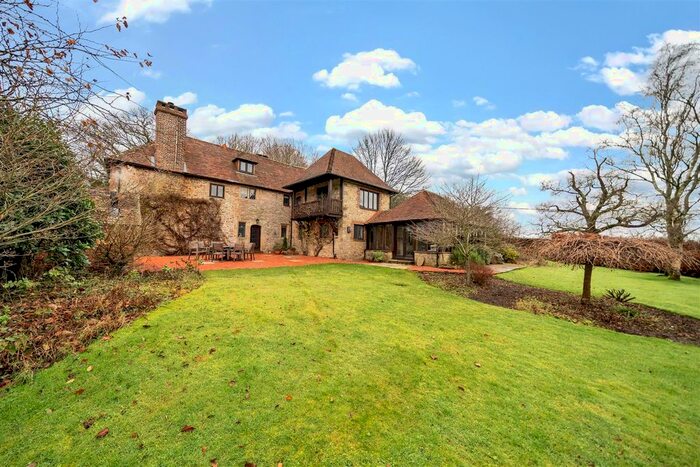 4 Bedroom Detached House To Rent In Fernden Lane, Haslemere, GU27