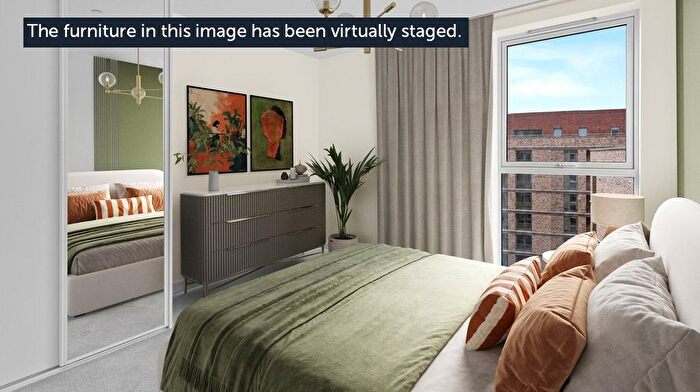 2 Bedroom Flat For Sale In St. Cloud Way, Maidenhead, Berkshire, SL6