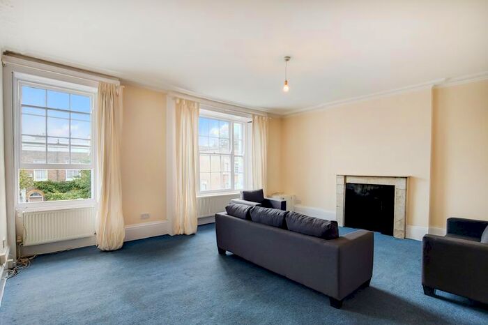 3 Bedroom Flat To Rent In Clapham Manor Street, London, SW4