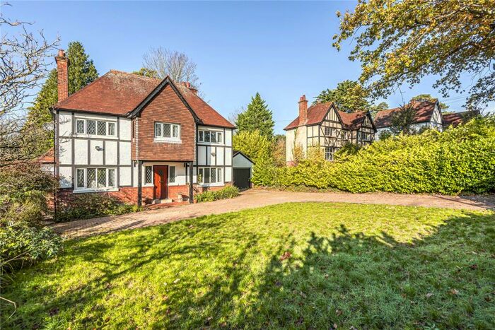 4 Bedroom Detached House To Rent In Winchester Road, Chandler's Ford, Hampshire, SO53