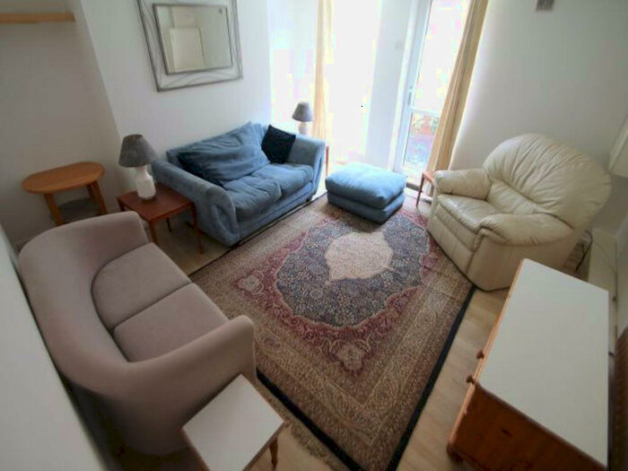 4 Bedroom House To Rent In Burchett Place, Leeds, LS6