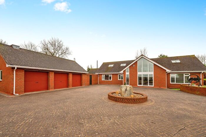 6 Bedroom Detached House For Sale In Chadwick Bank, Stourport-on-severn, DY13