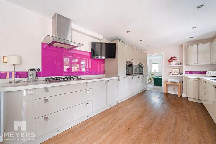 3 Bedroom Bungalow For Sale In Keighley Avenue, Broadstone, BH18