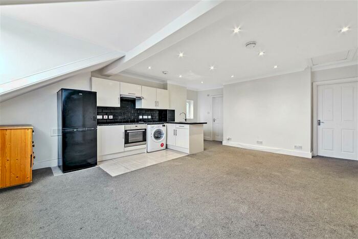 1 Bedroom Flat To Rent In Avondale Road, South Croydon, CR2