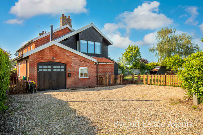 3 Bedroom Semi-Detached House For Sale In Upper Street, Horning, NR12
