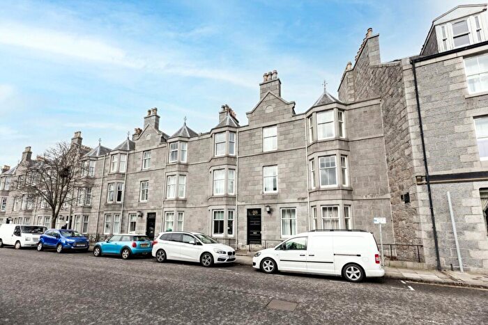 2 Bedroom Flat To Rent In Whitehall Place, Aberdeen, AB25