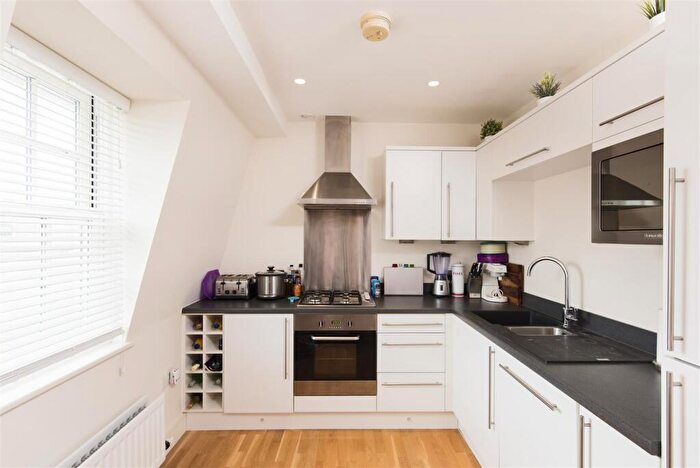 2 Bedroom Apartment To Rent In Southgate Place, Bath, BA1