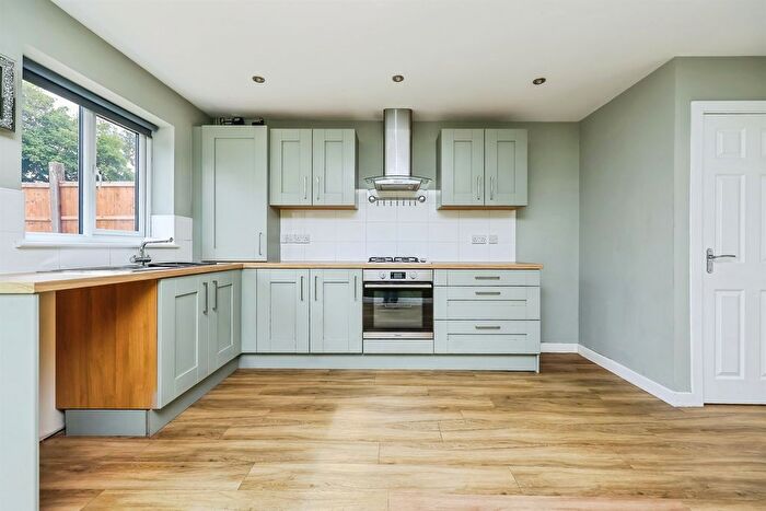 3 Bedroom End Terrace House For Sale In Breach Road, Heanor, DE75