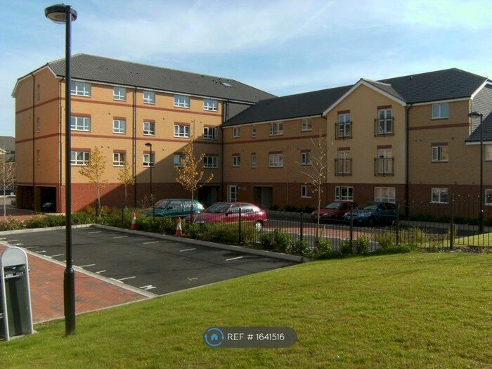 2 Bedroom Flat To Rent In Hayden Court, Feltham, TW13