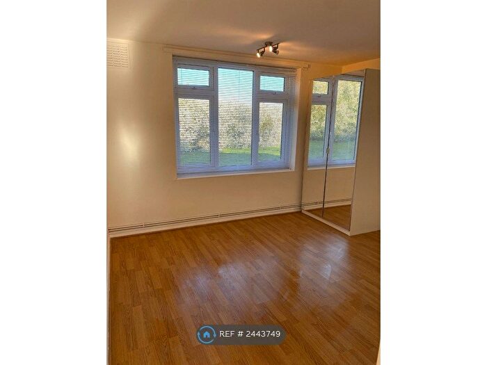 1 Bedroom Flat To Rent In Vanbrough Crescent, Northolt, UB5