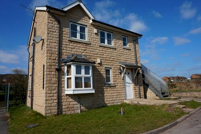 1 Bedroom Flat To Rent In Keighley Close, Illingworth, Halifax HX2
