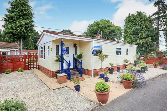 2 Bedroom Park Home Mobile Home For Sale In 1 Pendeford Hall Mobile Home Park, Pendeford Hall Lane, Wolverhampton, West Midlands, WV9