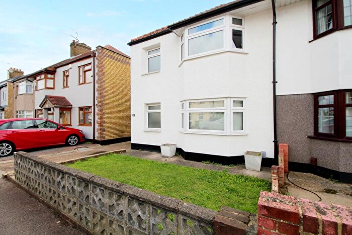 3 Bedroom Semi-Detached House To Rent In Avondale Road Welling, DA16