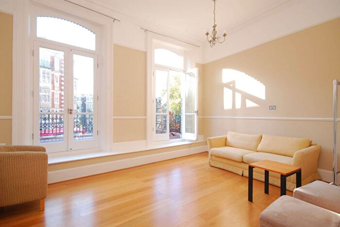 2 Bedroom Flat To Rent In Old Brompton Road, Earls Court, London, SW5