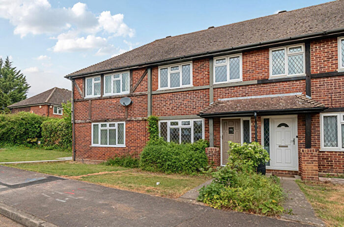 3 Bedroom Terraced House For Sale In Kingfisher Drive, Guildford, Surrey, GU4