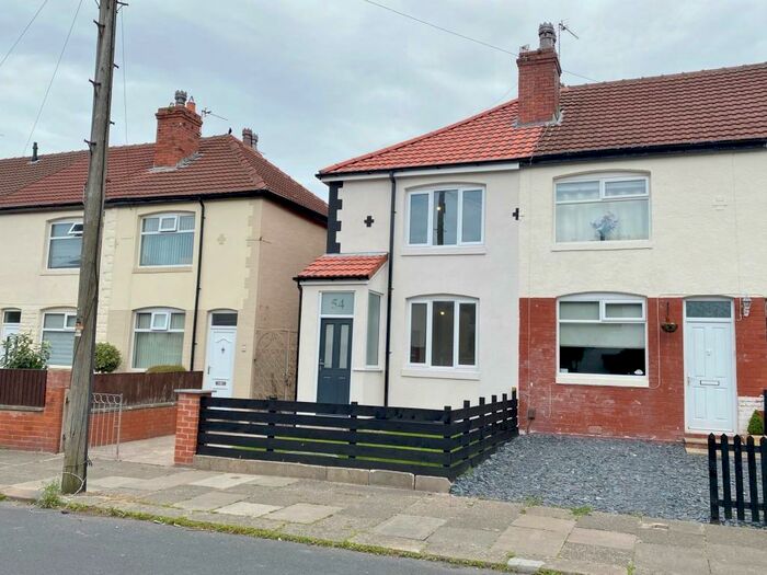 2 Bedroom Semi-Detached House To Rent In Lindsay Avenue, Blackpool, FY3