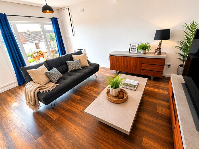 Studio To Rent In Wolverstone Drive, Brighton, BN1