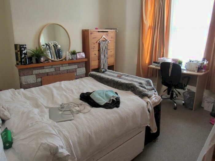 4 Bedroom Terraced House To Rent In Quarrington Road, Horfield, Bristol, BS7