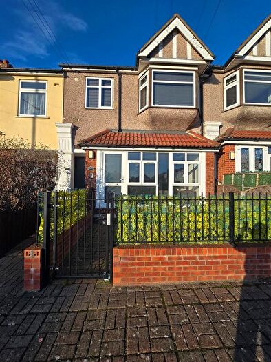 2 Bedroom Flat To Rent In Hornchurch Road, Hornchurch, RM11