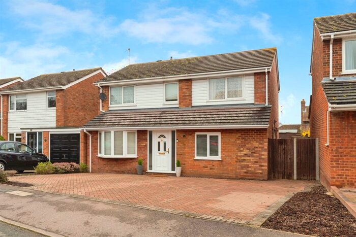 4 Bedroom Detached House For Sale In Turpins Way, Baldock, SG7