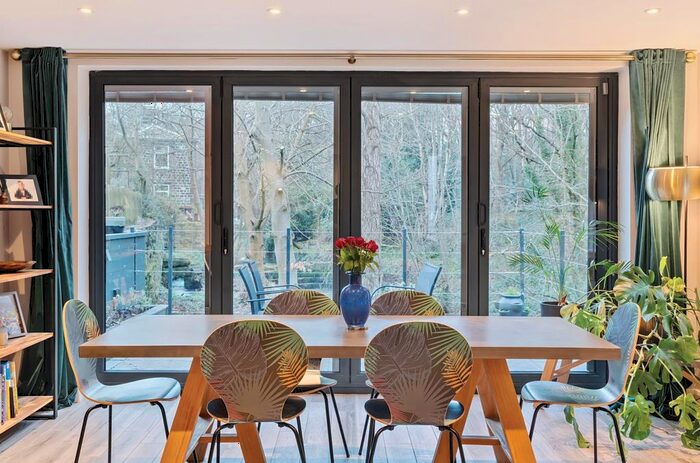 4 Bedroom Detached House For Sale In Troy Road, Horsforth, Leeds, LS18