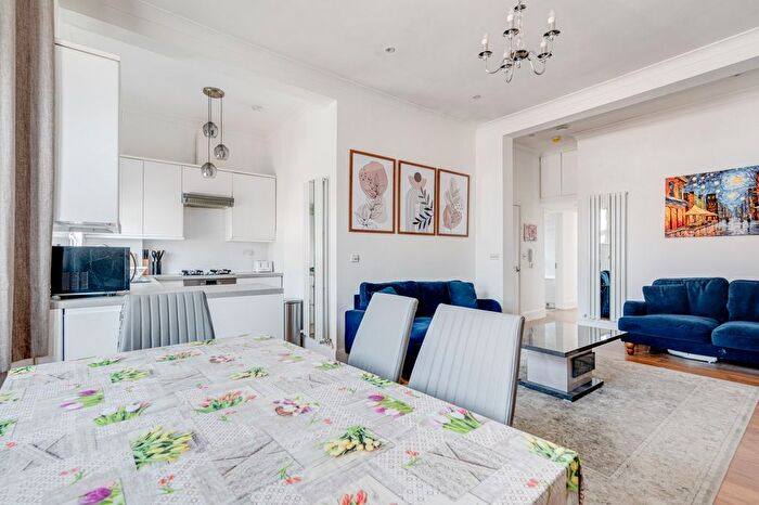 2 Bedroom Flat To Rent In Shannon Place, St Johns Wood, London, NW8