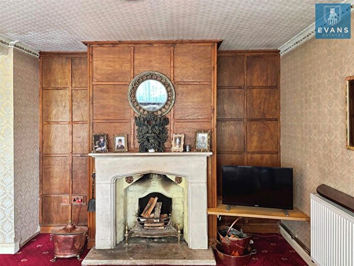 3 Bedroom End Of Terrace House For Sale In Ash Green Lane, Coventry, CV7