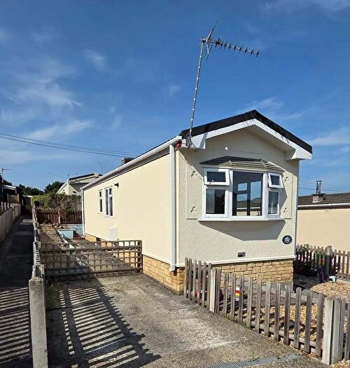 1 Bedroom Park Home For Sale In Rustywell Park, Yeovil, Somerset, BA20