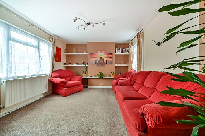 3 Bedroom Terraced House For Sale In Wesley Avenue, Hounslow, TW3