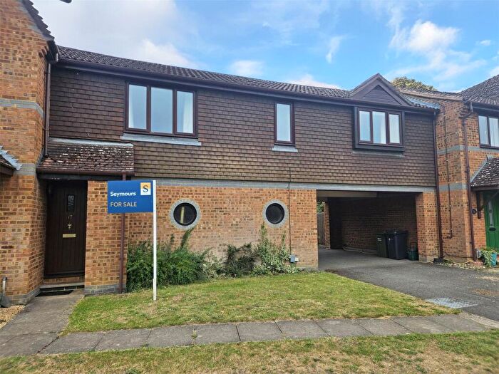 2 Bedroom Maisonette For Sale In Bowers Close, Guildford, Surrey, GU4